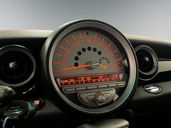 MINI Cooper 10 of 15