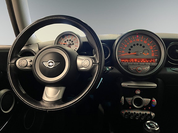 MINI Cooper 8 of 15