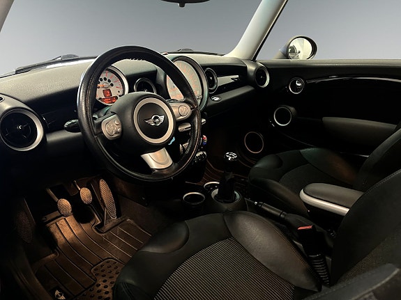 MINI Cooper 7 of 15