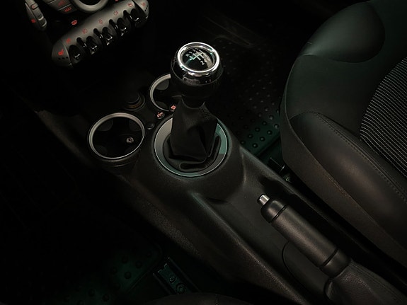 MINI Cooper 11 of 15