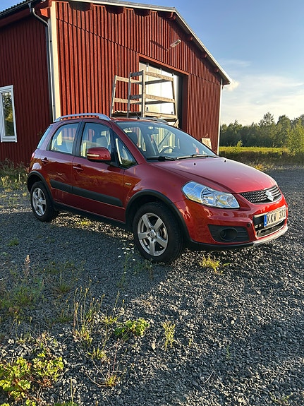 Suzuki SX4 2 of 6