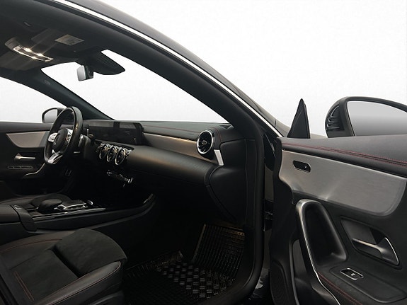 Mercedes-Benz CLA200 29 of 30