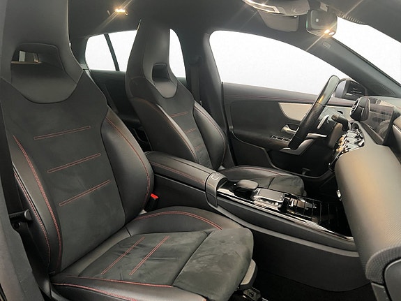 Mercedes-Benz CLA200 30 of 30