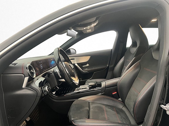 Mercedes-Benz CLA200 12 of 30