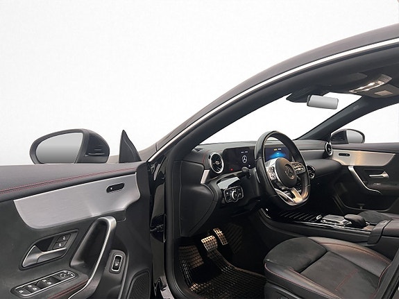 Mercedes-Benz CLA200 11 of 30