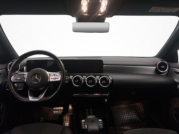 Mercedes-Benz CLA200 13 of 30