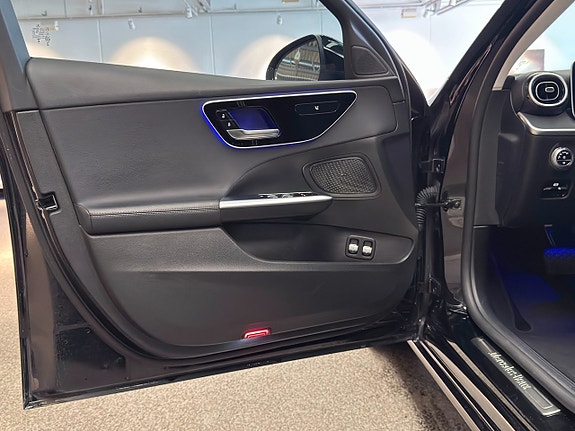 Mercedes-Benz C300 e 8 of 20