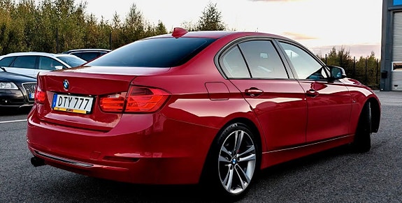 BMW 328i 3 of 10