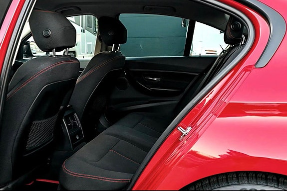 BMW 328i 9 of 10