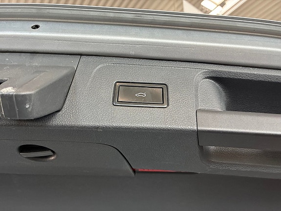 Volkswagen Passat 19 of 24
