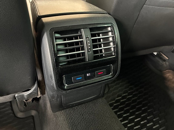 Volkswagen Passat 20 of 24