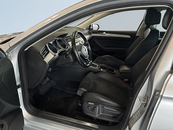 Volkswagen Passat 7 of 24