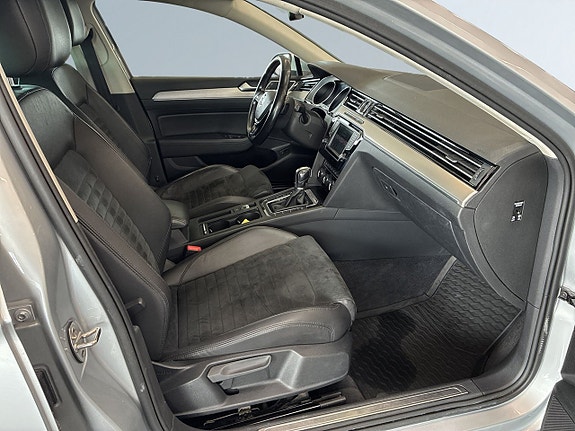 Volkswagen Passat 10 of 24