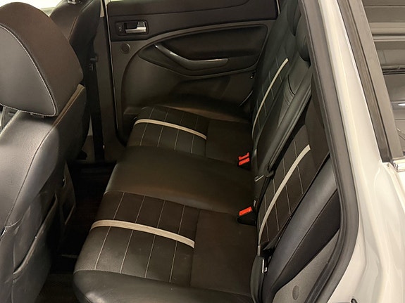 Ford Kuga 7 of 9