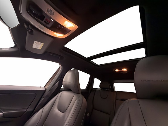 Volvo XC60 12 of 30