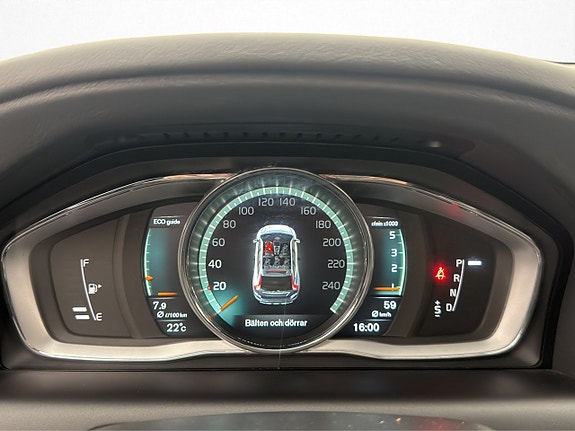 Volvo XC60 16 of 30