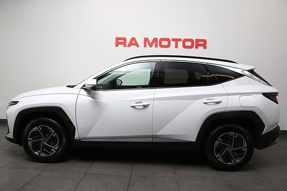Hyundai Tucson 2 of 28