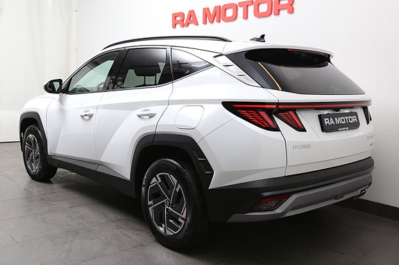 Hyundai Tucson 3 of 28