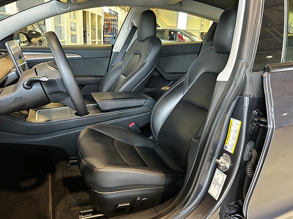 Tesla Model 3 7 of 13