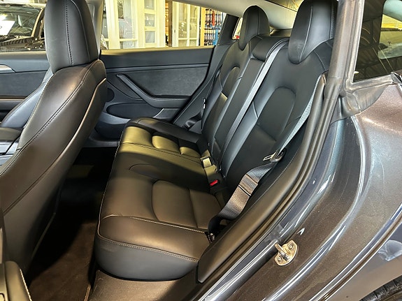 Tesla Model 3 8 of 13