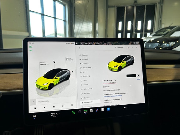 Tesla Model 3 11 of 13