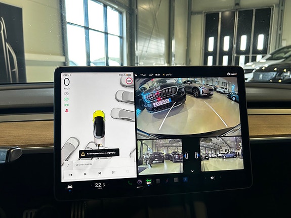 Tesla Model 3 13 of 13