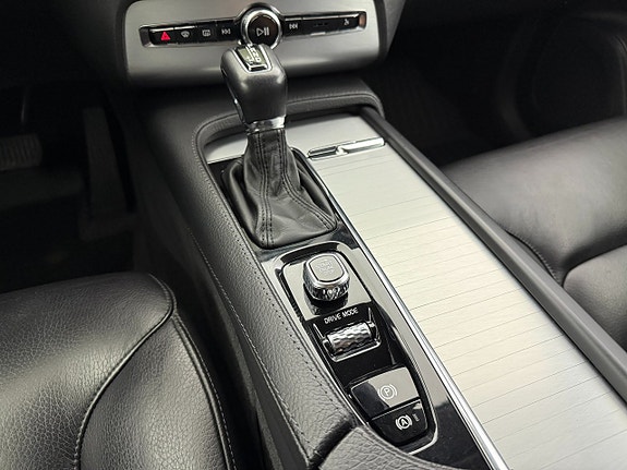 Volvo XC90 20 of 25