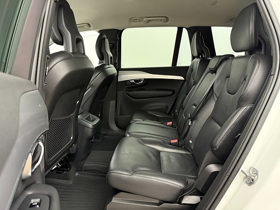 Volvo XC90 15 of 25