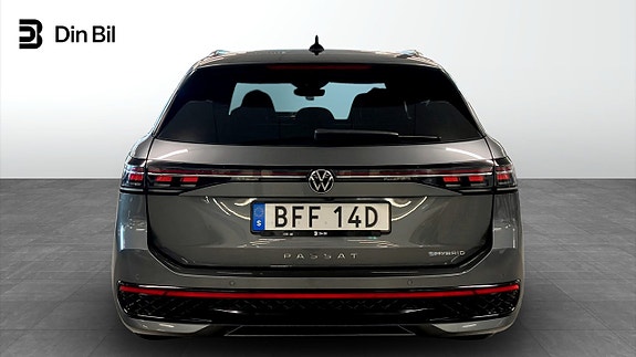 Volkswagen Passat 5 of 14