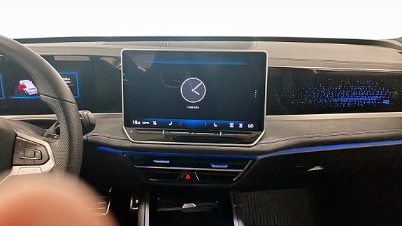 Volkswagen Passat 10 of 14