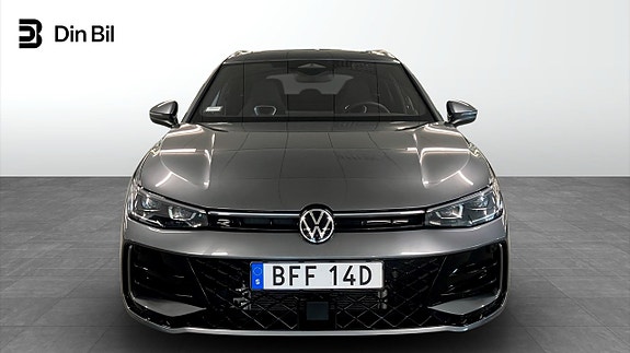 Volkswagen Passat 4 of 14