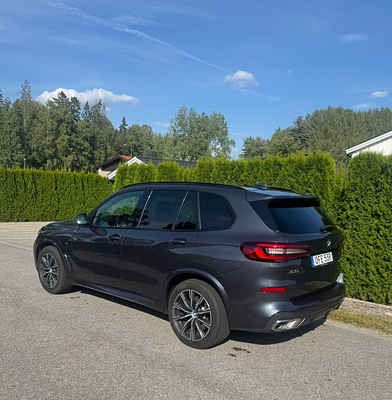 BMW X5 3 of 11