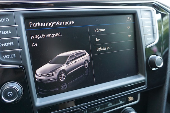 Volkswagen Passat Alltrack 17 of 30