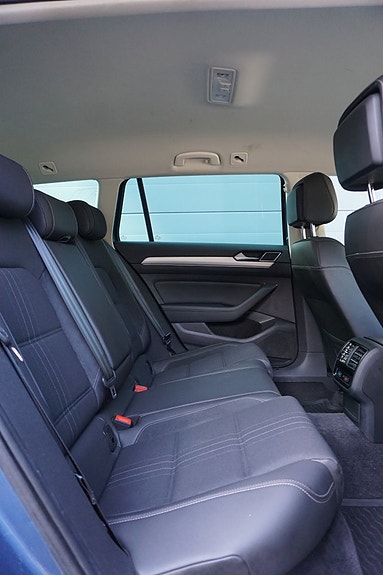 Volkswagen Passat Alltrack 14 of 30