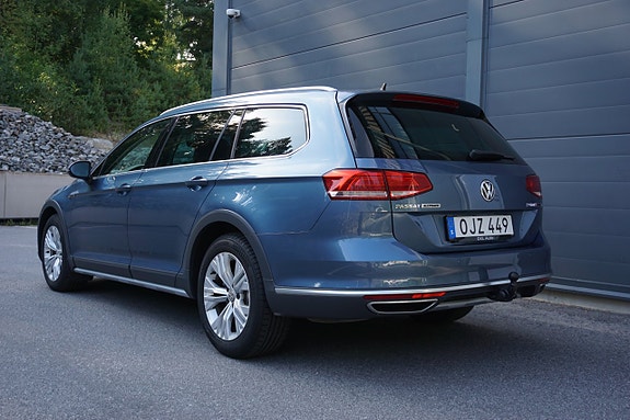 Volkswagen Passat Alltrack 7 of 30