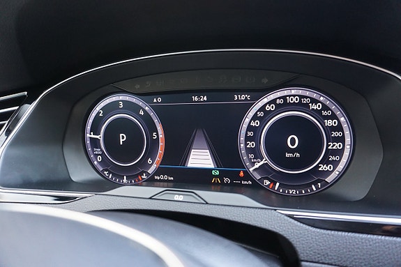 Volkswagen Passat Alltrack 20 of 30