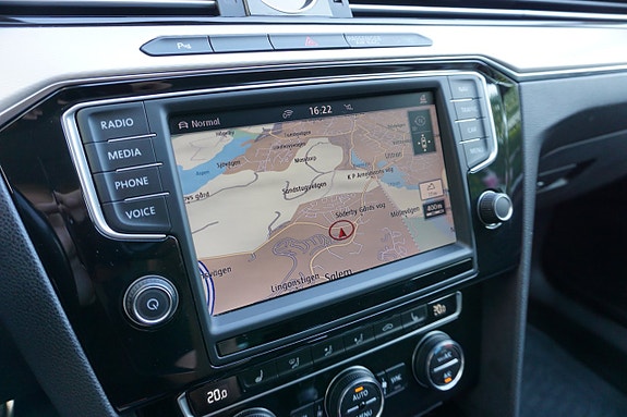 Volkswagen Passat Alltrack 15 of 30