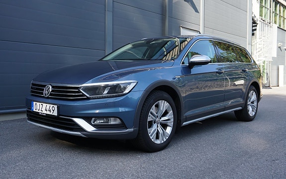 Volkswagen Passat Alltrack 8 of 30