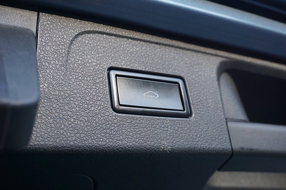 Volkswagen Passat Alltrack 28 of 30