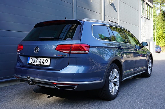 Volkswagen Passat Alltrack 5 of 30
