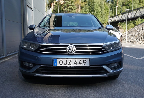 Volkswagen Passat Alltrack 3 of 30