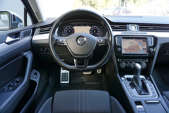 Volkswagen Passat Alltrack 11 of 30