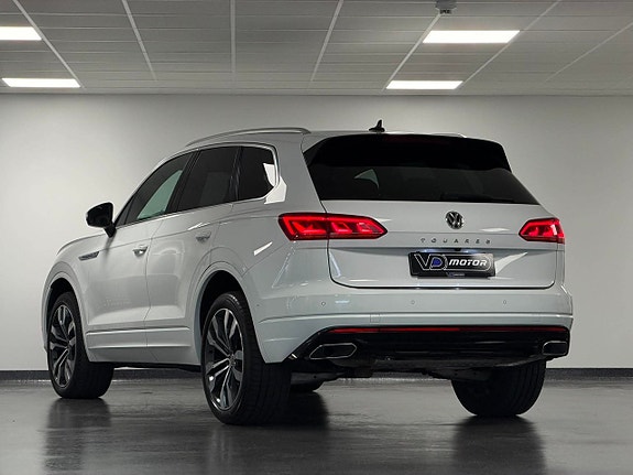 Volkswagen Touareg 2 of 27