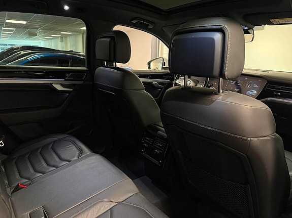 Volkswagen Touareg 27 of 27