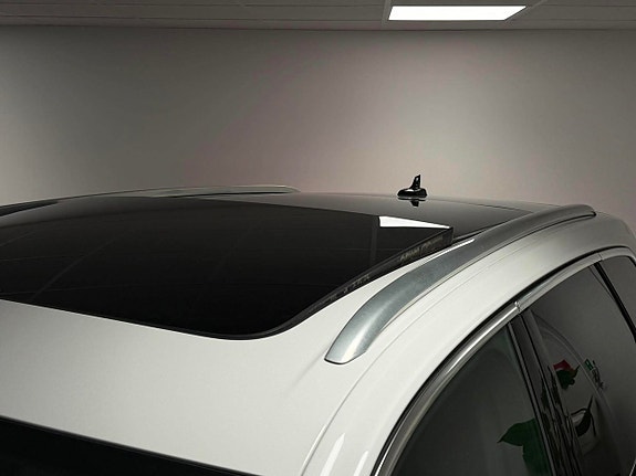 Volkswagen Touareg 9 of 27