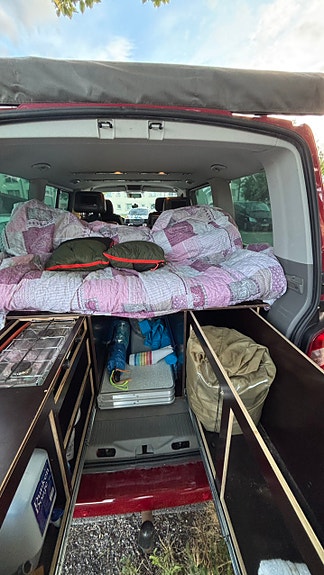 Volkswagen Caravelle 7 of 13
