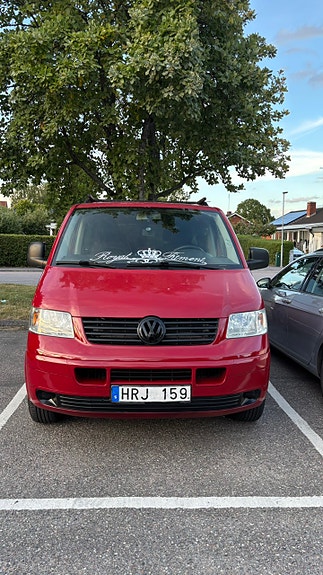Volkswagen Caravelle 8 of 13