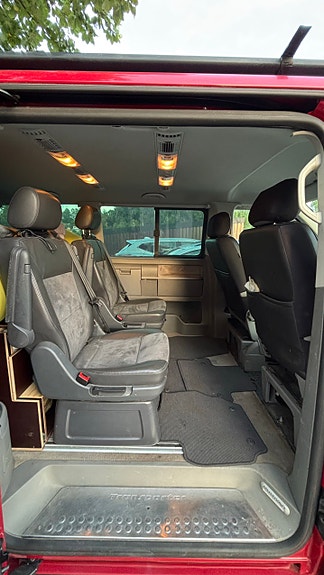 Volkswagen Caravelle 4 of 13