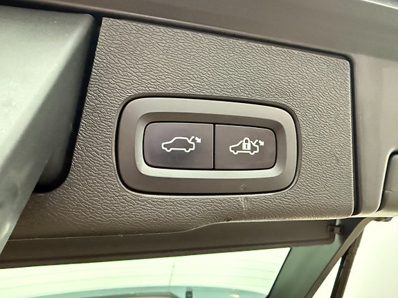 Volvo XC60 12 of 29