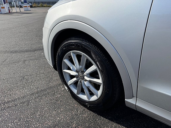 Audi Q3 9 of 26